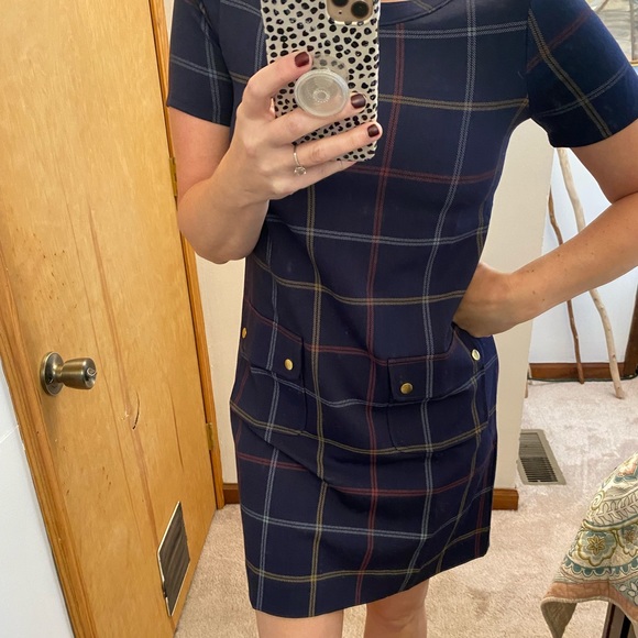 J. Crew Dresses & Skirts - J. Crew Relax Plaid Printed Pocket Shift Dress